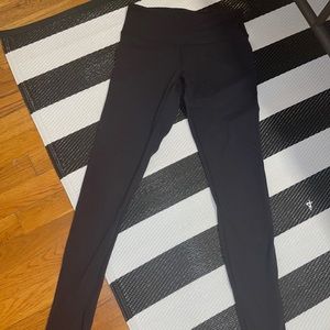 Lulu Lemon Wunder Under Black Size 2 leggi…
